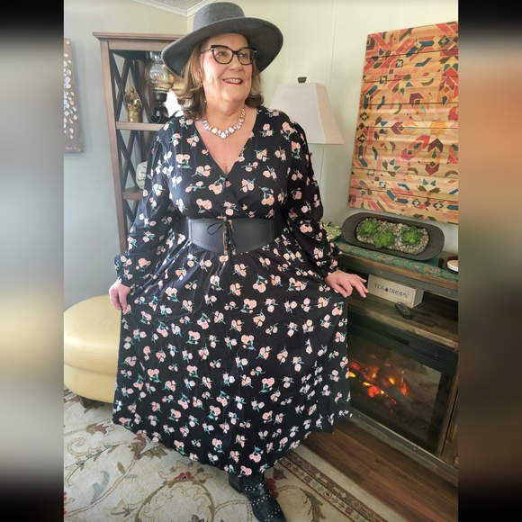 NEW NWT MeetCurve Floral Print Pocket Lantern Sleeve Wrap Maxi Dress 4XL - Picture 6 of 7